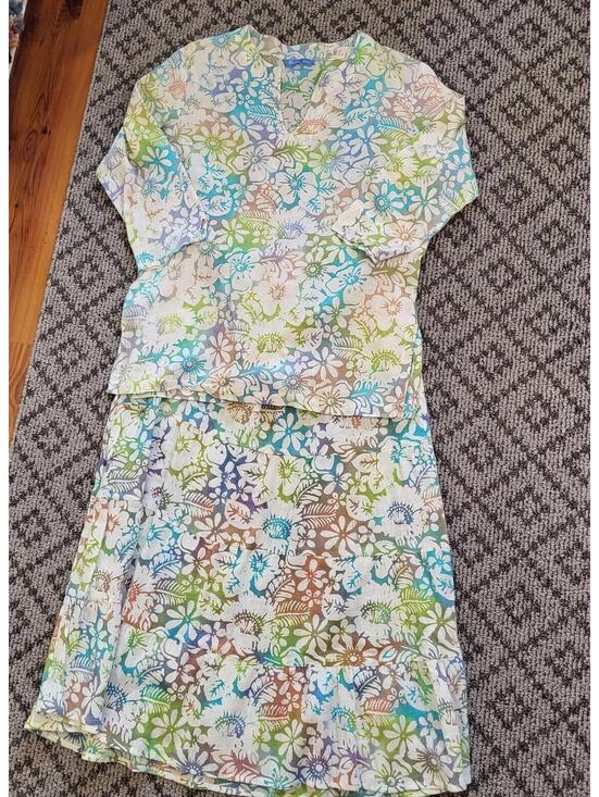 Dresses & Skirts - Blue Ginger v-neck top and tiered skirt set in a blue and white floral pattern
